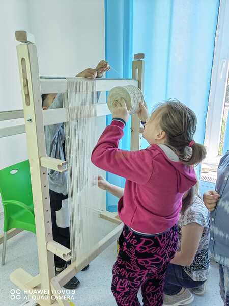 Activitate in cadrul atelierului de tesut 2